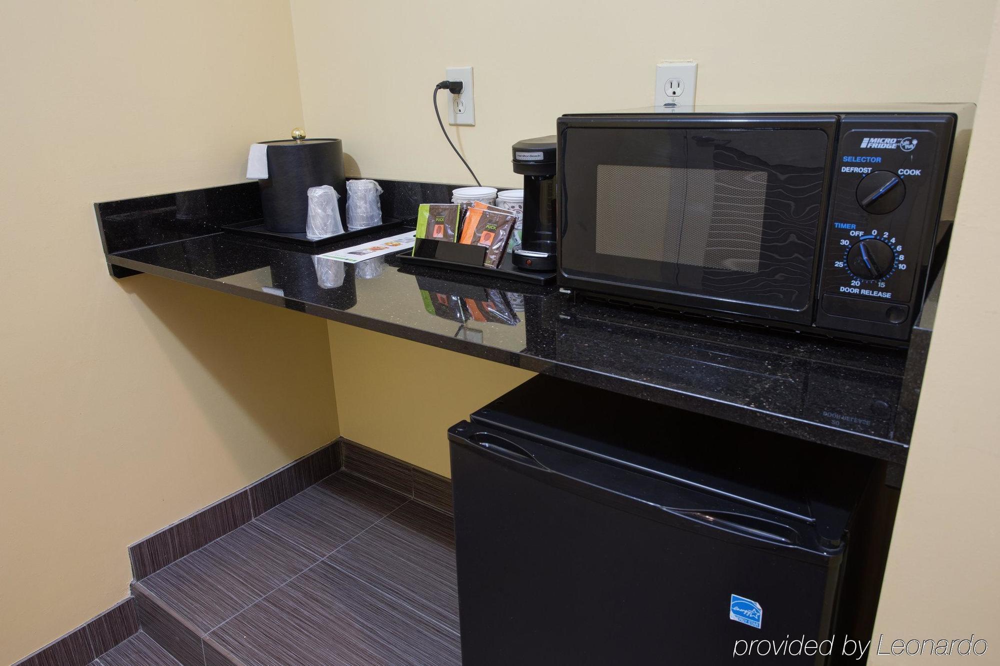 Holiday Inn North Феникс Экстерьер фото